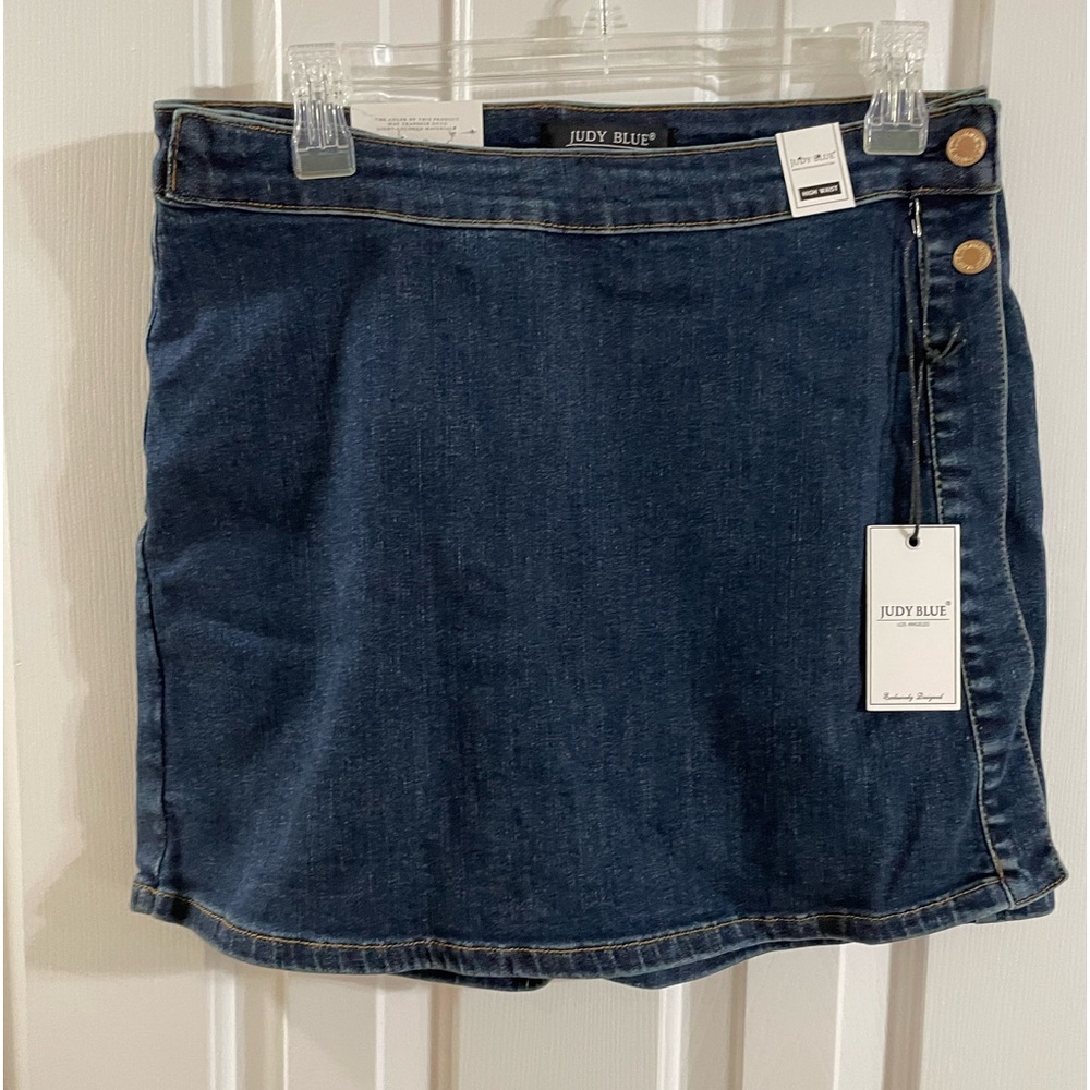Judy Blue denim skort. BNWT never worn! XL.